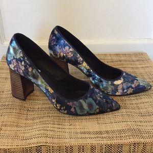 Anthropologie Elysess floral velvet pumps